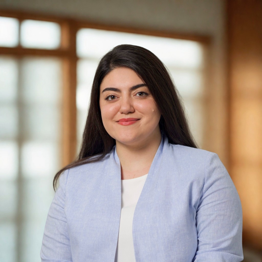 Niloufar Dadfar